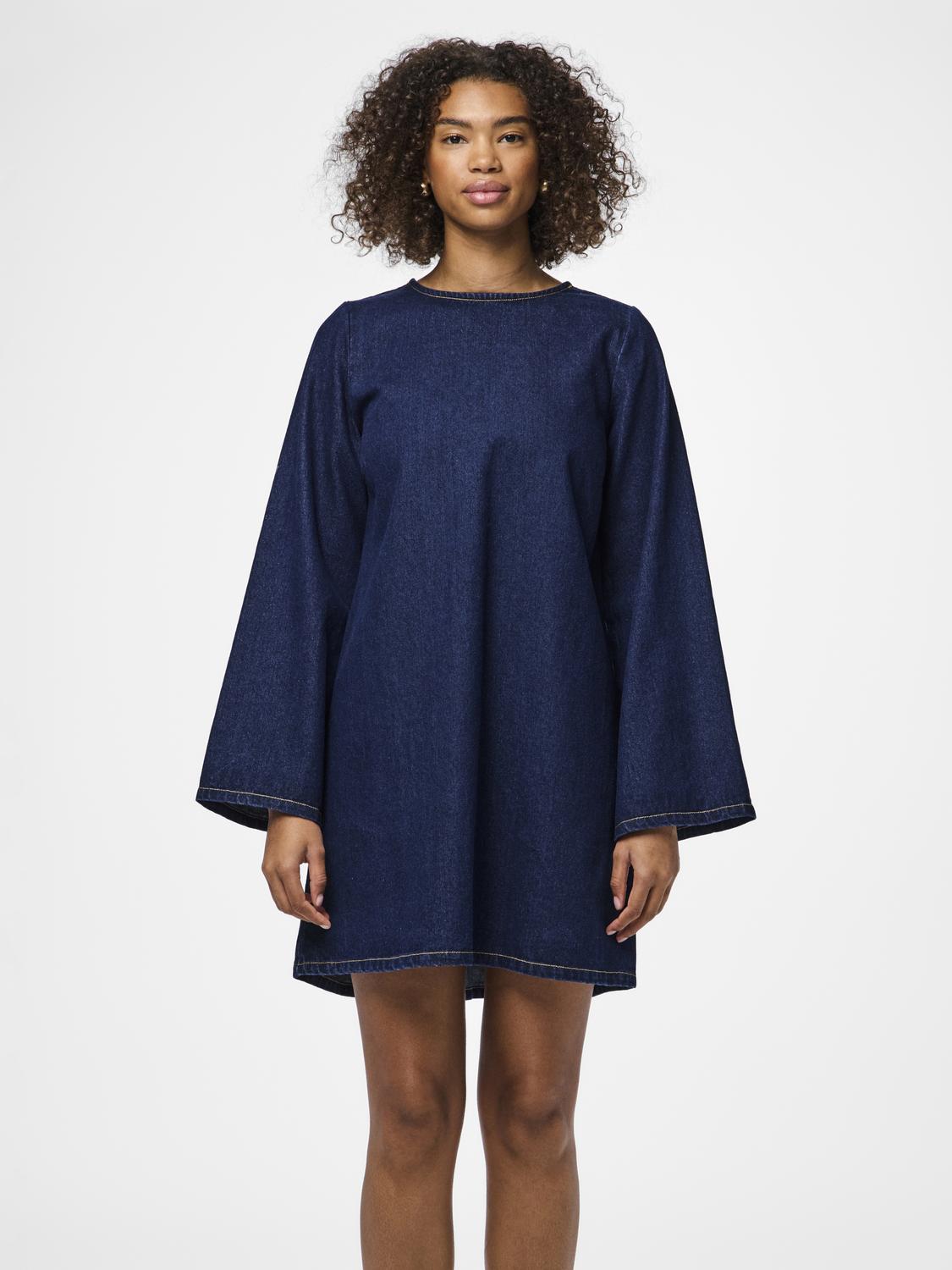 model_shot-front